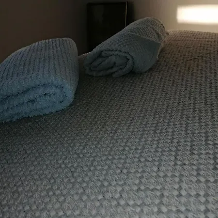 Nisa & De *