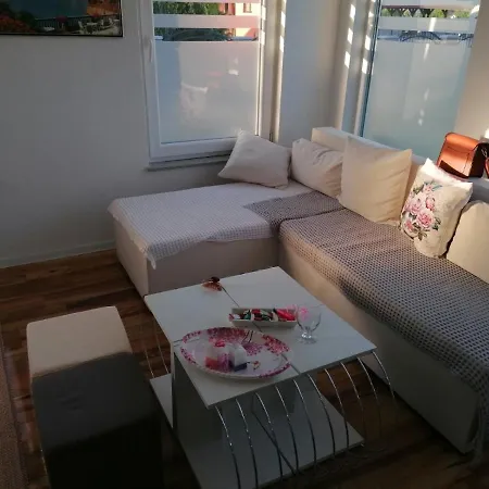 Nisa & De Apartment *